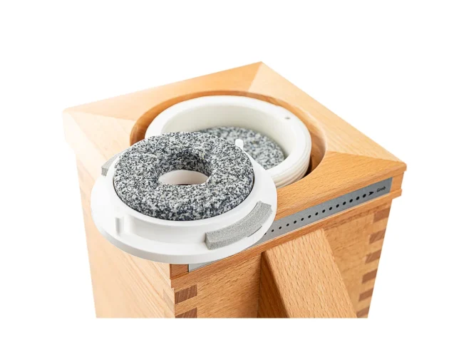 3200-6_sana-grain-mill-xl-lq-7 Жерновые камни мельницы Sana MAX